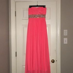 DILLARDS CORAL FLOOR LENGTH PARTY DRESS